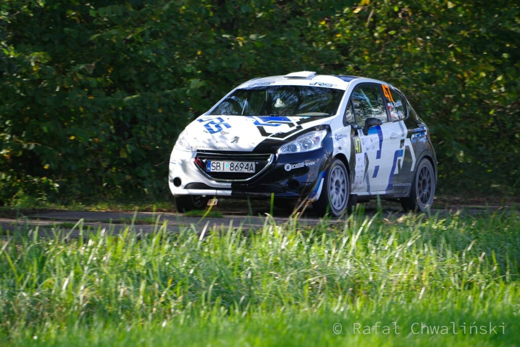 Rajd Silesia 2024,Hayden Paddon,John Kennard,Andrea Mabellini,Simone Tempestini,Mikołaj Marczyk,Grzegorz Grzyb,MRF Tyres,BRC Racing Team,Skoda Fabia RS,Hyundai i20 N,wyniki rajdu,drugi dzień