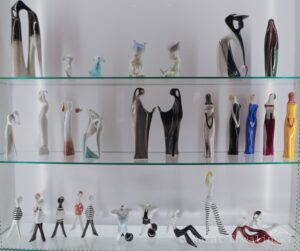 Wielka Czwórka,ceramika PRL,wystawa ceramiki,Muzeum Narodowe Wrocław,sztuka użytkowa,Tomasz Dziewicki,mała rzeźba ceramiczna,ceramika kameralna,sztuka PRL,kolekcja ceramiki,polska ceramika,sztuka współczesna PRL,rzeźba PRL