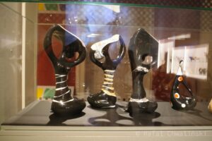 Wielka Czwórka,ceramika PRL,wystawa ceramiki,Muzeum Narodowe Wrocław,sztuka użytkowa,Tomasz Dziewicki,mała rzeźba ceramiczna,ceramika kameralna,sztuka PRL,kolekcja ceramiki,polska ceramika,sztuka współczesna PRL,rzeźba PRL