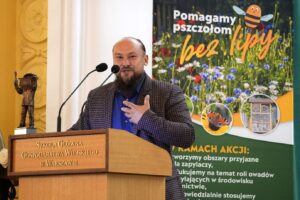 Pszczelarz Roku 2024,Łukasz Waryas,współpraca pszczelarzy z rolnikami,polski miód,zrównoważony rozwój,Ministerstwo Rolnictwa,konferencja pszczelarska