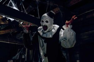 Terrifier 3,Damien Leone,horror,slasher,Art The Clown,box office,brutalność,gore,przemoc,polska premiera,recenzje,krytycy,widzowie,sukces finansowy,Rotten Tomatoes,splatter,camp,seria horrorów,kino,Monolith Films