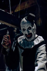 Terrifier 3,Damien Leone,horror,slasher,Art The Clown,box office,brutalność,gore,przemoc,polska premiera,recenzje,krytycy,widzowie,sukces finansowy,Rotten Tomatoes,splatter,camp,seria horrorów,kino,Monolith Films