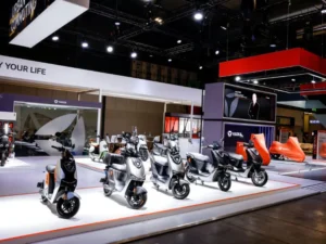Yadea,EICMA 2024,motocykl elektryczny,mobilność elektryczna,rynek europejski,nowoczesne technologie