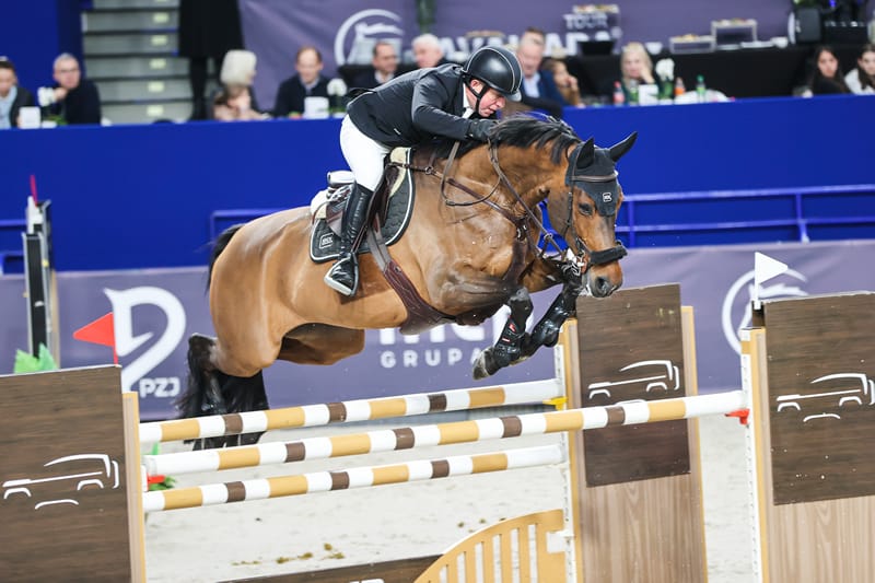 CAVALIADA,Torwar,jeździectwo,skoki przez przeszkody,Gerco Schröder,Felix Hassmann,Kristaps Neretnieks,Marek Wacławik,Maksymilian Wechta,Michał Kaźmierczak,Mściwoj Kiecoń,zawody jeździeckie,sport konny,sezon 2024/2025,Warszawa,emocje sportowe