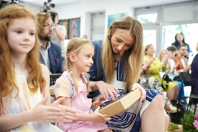 urlop macierzyński,wcześniaki,hospitalizacja noworodków,prawa rodziców,projekt ustawy,rodzice zastępczy,mundurowi