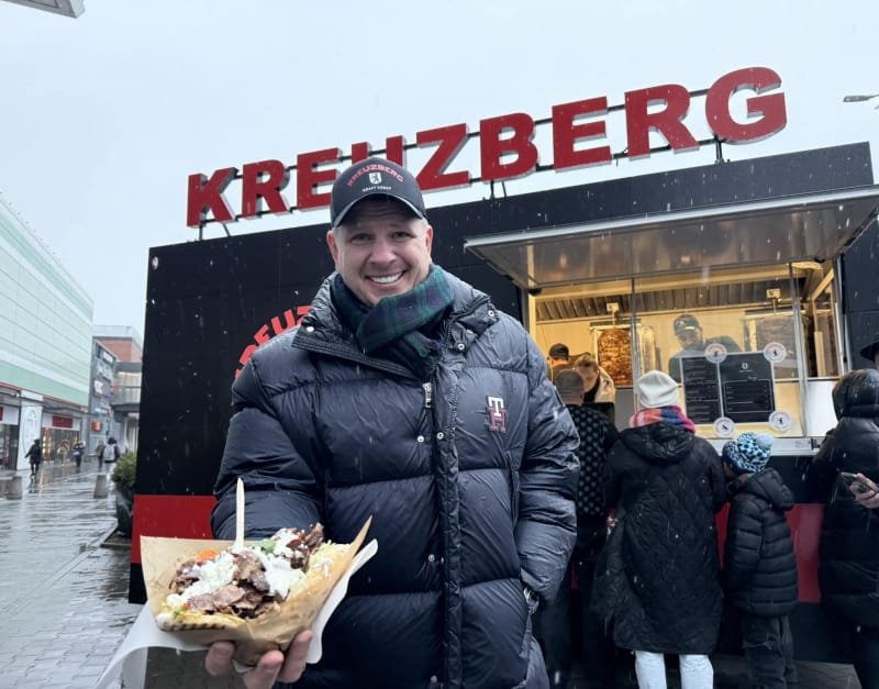 Filip Chajzer,Kreuzberg Kraft Kebap,Łódź,Manufaktura,foodtruck,kebap berliński,döner gemüse,kuchnia street food,jedzenie w Łodzi,gastronomia,kebap wegetariański,składniki najwyższej jakości,smaki Berlina