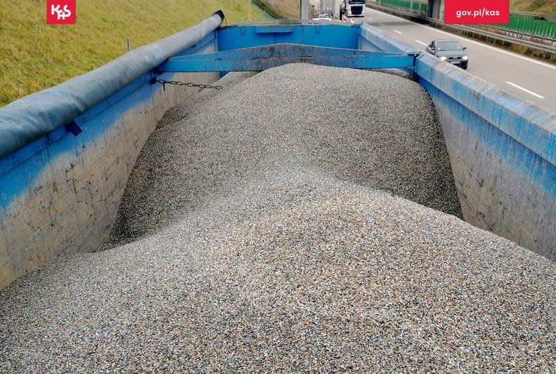 KAS,nielegalne odpady,Dolnośląska Krajowa Administracja Skarbowa,transport,tworzywa sztuczne,WIOŚ,autostrada A4,kara administracyjna,przetwarzanie odpadów,utylizacja,przestępstwo ekologiczne