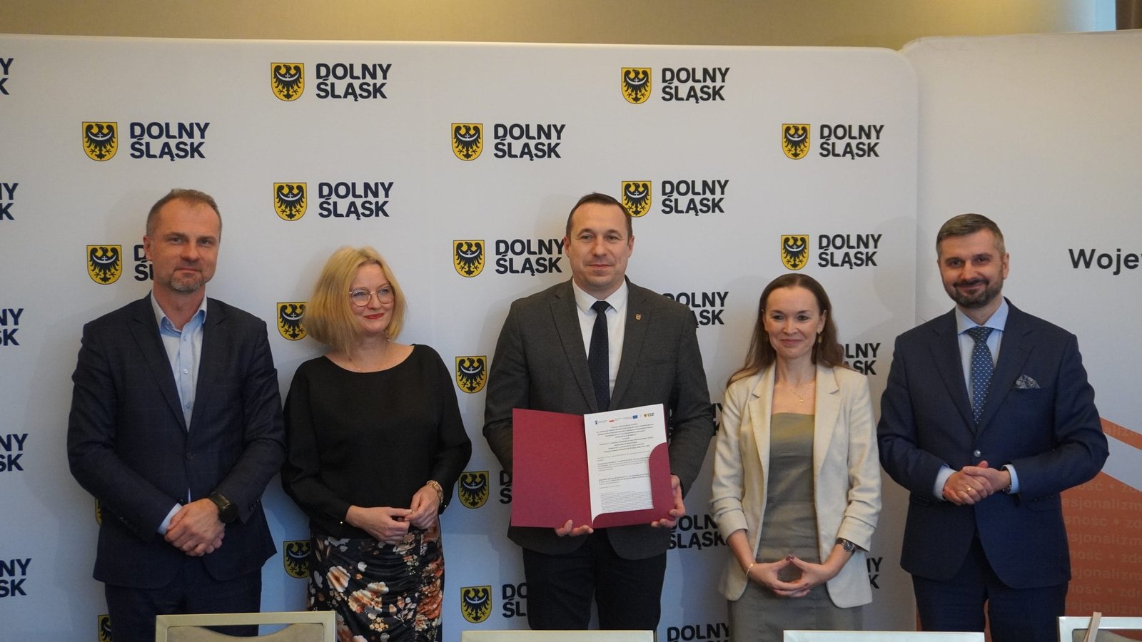 centrum zdrowia psychicznego,dzieci i młodzież,Wojewódzki Szpital Specjalistyczny,depresja,lęki,psychiatria dziecięca,Fundusze Europejskie,Dolny Śląsk,Paweł Gancarz,Jarosław Rabczenko