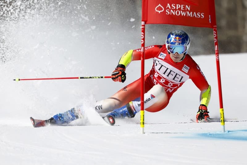 sporty zimowe,narciarstwo alpejskie,skoki narciarskie,freesk,snowboard,Puchar Świata,Eileen Gu,Marco Odermatt,Vinzenz Geiger,Daniel Tschofenig,emocje sportowe,zawody zimowe