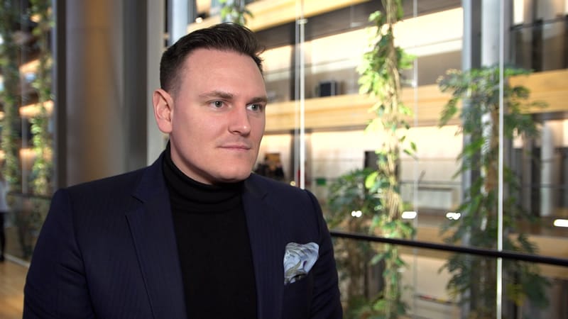 afd froelich musk foto2