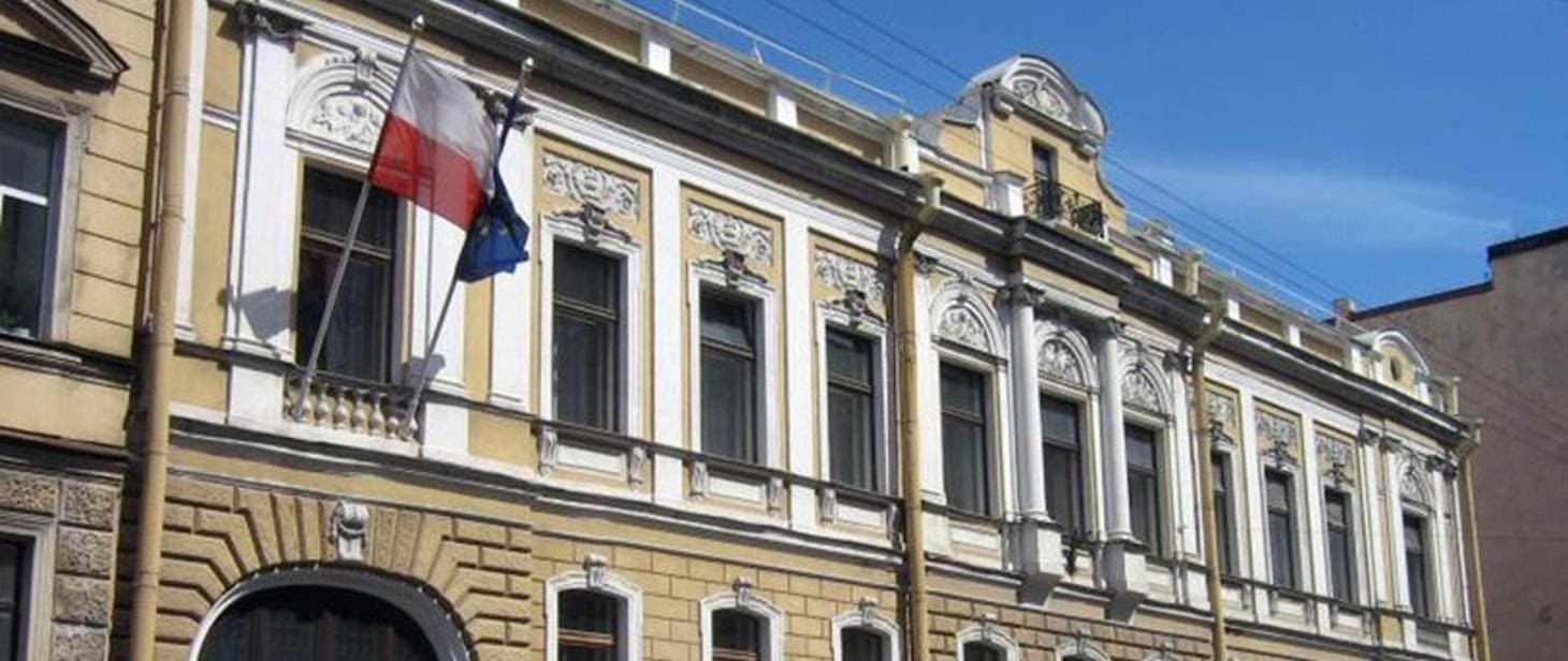 była siedziba anbasady polski w petersburgu