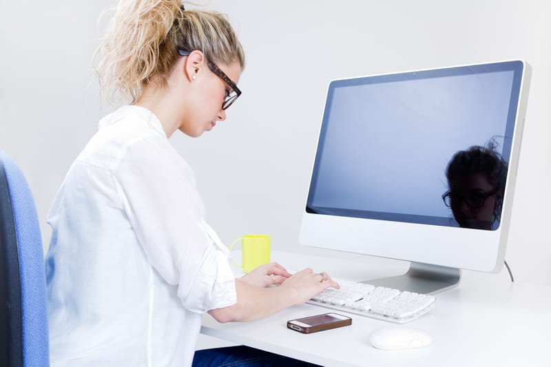 praca przy monitorze bhp