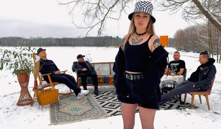 Leniwiec,nowy utwór,Do Edwarda Stachury,Edward Stachura,nowa płyta,Świat nie jest gotowy na Polskę,premiera albumu,punk rock,reggae,ska,folk,jeleniogórska formacja,Przystanek Woodstock,poezja w muzyce,nowy teledysk,Stachura współczesność,polski punk,zespół Leniwiec,muzyka z przekazem,polska scena punk,koncerty Leniwca,muzyka i literatura,inspiracja Stachurą,rock z tekstem