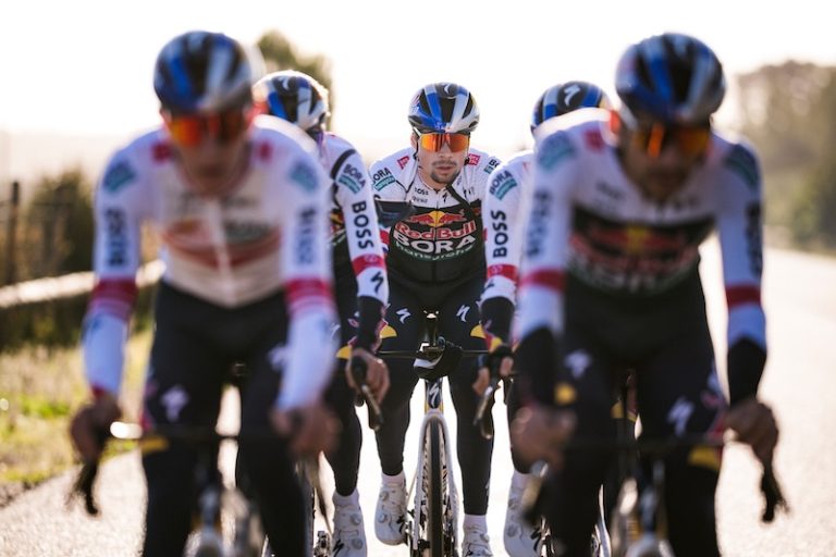 Giro d’Italia 2025: Pokolenia w starciu i nowa era taktyki na trasie od Albanii po Rzym