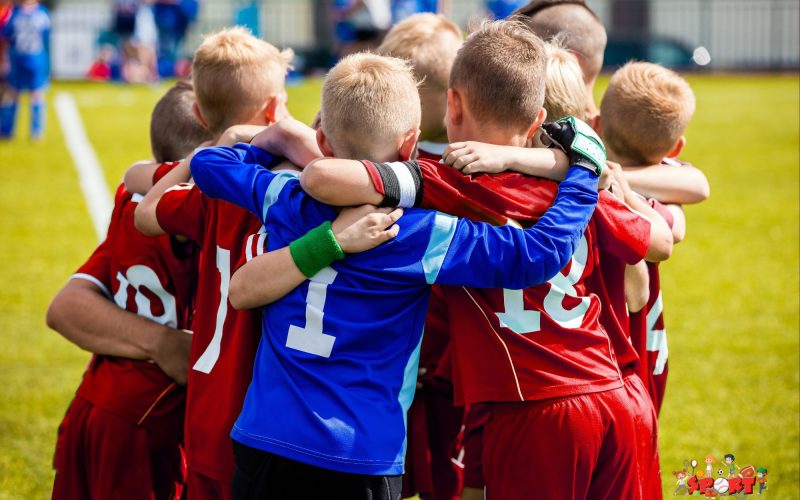 Nie wynik, lecz wartości. Jak towarzyszyć dzieciom w sporcie, by nie zniszczyć im radości i psychiki?