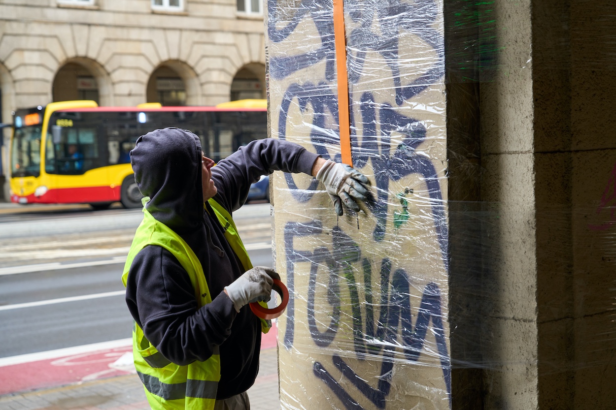 czyszczenie grafiti swidnicka arkady 08.09.2025 10
